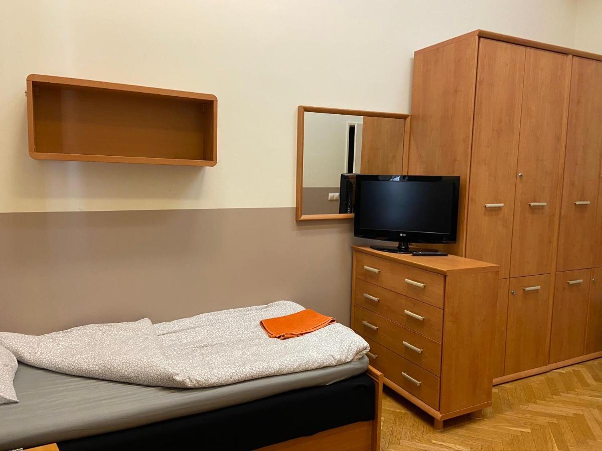 Guest Rest Studio Apartments Будапеща Екстериор снимка