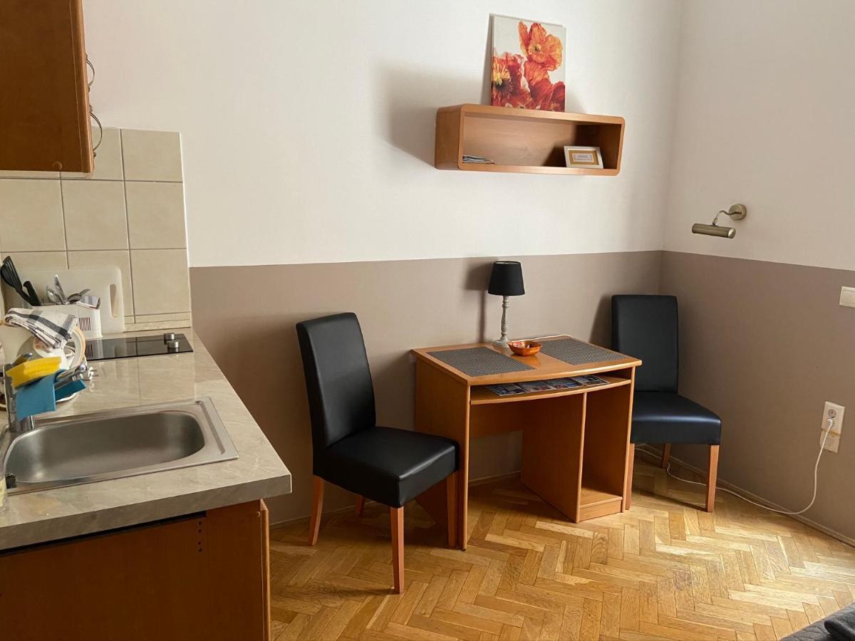 Guest Rest Studio Apartments Будапеща Екстериор снимка