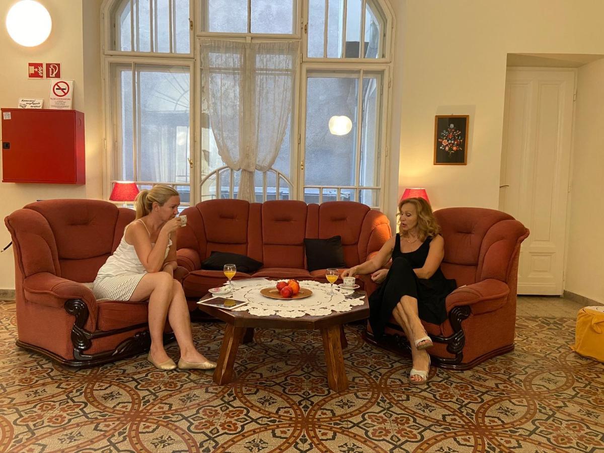 Guest Rest Studio Apartments Будапеща Екстериор снимка